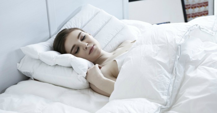 Ngủ giúp giảm cân đơn giản. Ngủ là một hoạt động tự nhiên theo định kỳ mà những cảm giác và vận động tạm thời bị hoãn lại một cách tương đối, với đặc điểm dễ nhận thấy là cơ thể bất tỉnh hoàn toàn hoặc một phần và sự bất động của gần như hầu hết các cơ bắp.