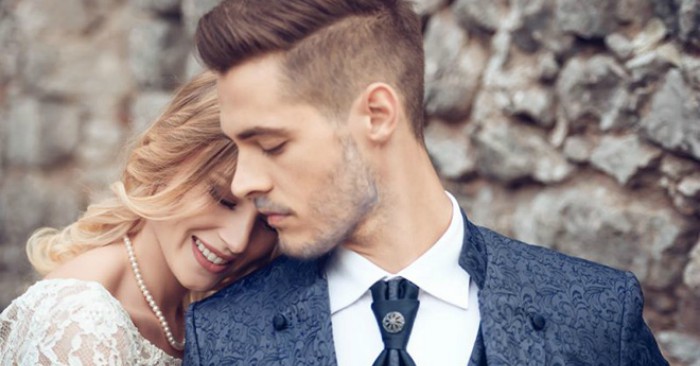 Chồng là một người đàn ông tham gia vào một mối quan hệ hôn nhân và cam kết trở thành một đối tác suối đời của một người vợ để thực hiện các quyền và nghĩa vụ của một người chồng về gia đình. Vợ (chữ Nôm: 𡞕; tiếng Anh: Wife), theo chữ Hán là Thê tử (妻子) hoặc Phụ (婦), là một danh từ để gọi người phụ nữ có vai trò hợp pháp trong một cuộc hôn nhân. Một gia đình hạnh phúc xây dựng trên nền tảng tình yêu và sự yêu thương tôn trọng. Một người đàn ông có một người vợ đẹp tài năng sẽ dễ dàng thành công trong sự nghiệp.