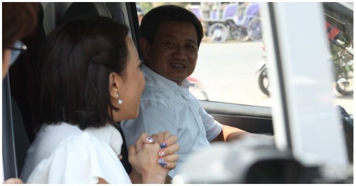 Cảm phục trước nghĩa cử của ông Hải, nghệ sĩ Việt Hương tặng ông chiếc xe 1,7 tỉ đồng (ảnh chụp màn hình báo Người Lao Động).