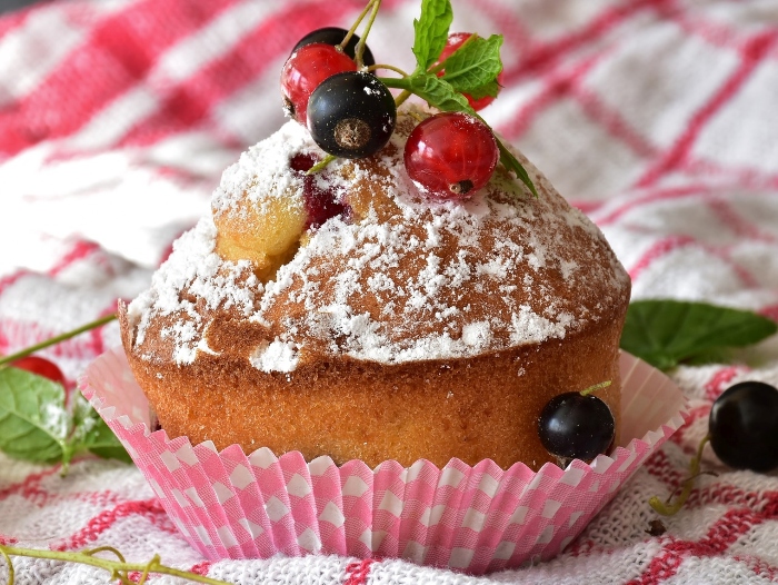 Cốt bánh cupcake không có nhân hoặc sử dụng nhân ngọt thường nhẹ, mềm, vị ngọt tan