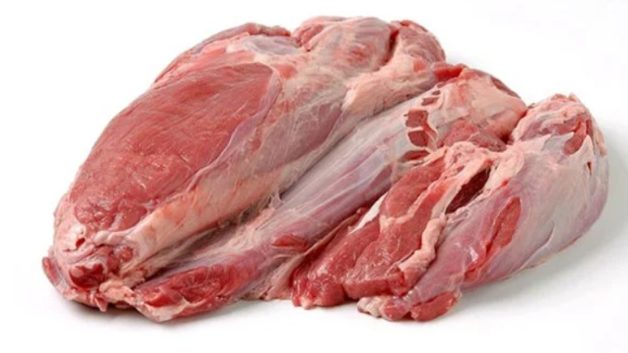 Giàu vitamin B6 và protein: Trong thịt bò có lượng vitamin B6 và protein lớn nên cần được tăng cường trong chế độ ăn. Thịt bò có chứa đủ vitamin B6 có thể giúp bạn xây dựng khả năng miễn dịch, protein giúp chuyển hóa và tổng hợp thức ăn, góp phần phục hồi cơ thể sau khi những hoạt động cường độ cao. Cách nấu bò sốt vang Pháp, Cách nấu bò sốt vang kiểu miền Bắc; Cách nấu bò sốt vang kiểu Nghệ An;