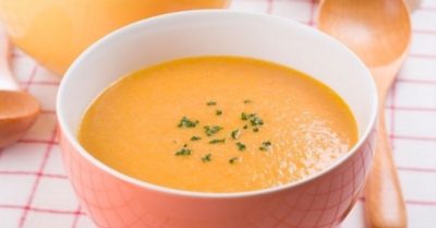 Cách nấu cháo cua bí đỏ chuẩn cho bé