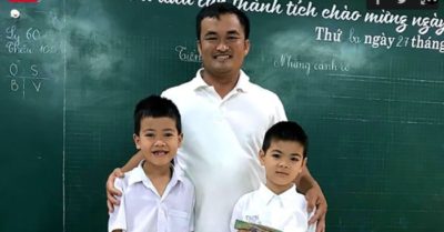 Quảng Trị: Hai học sinh lớp 1 trả lại gần 30 triệu đồng cho người đánh rơi