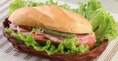 Bánh mì bao nhiêu calo? Cách ăn bánh mì để giảm cân