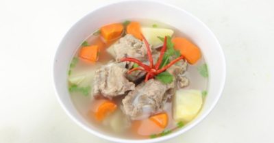 Cách nấu canh khoai tây cà rốt hầm xương đậm đà