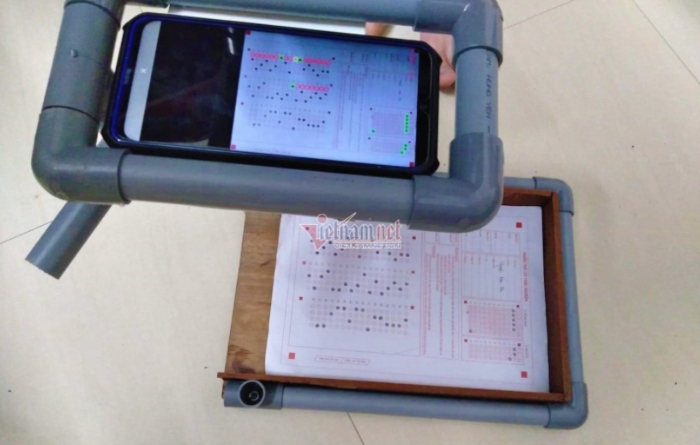 Hà Tĩnh: Học sinh sáng chế giá chấm bài thi trắc nghiệm giúp thầy cô đỡ vất vả