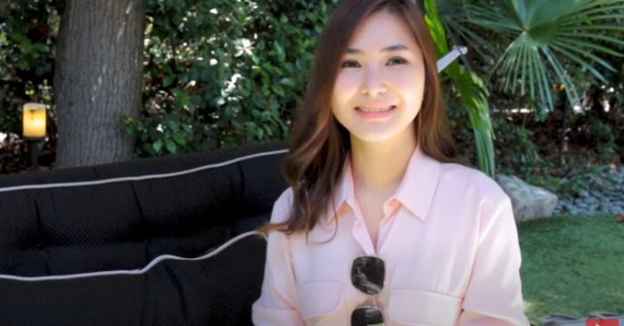 Ca sĩ Hương Tràm trong buổi phỏng vấn của kênh Lan Bercu TV