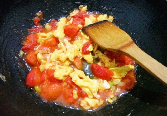 Cách chưng trứng cà chua thơm ngon; Cách làm chả trứng chiên; Cách làm khô chưng trứng; Cách làm trứng hấp thịt cho bé; Cách làm hột gà chưng; 
