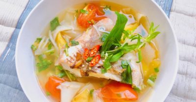 Cách nấu canh chua cá diêu hồng miền Nam với 3 bước đơn giản
