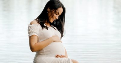 Tại sao bà bầu không nên ngồi xổm khi mang thai?