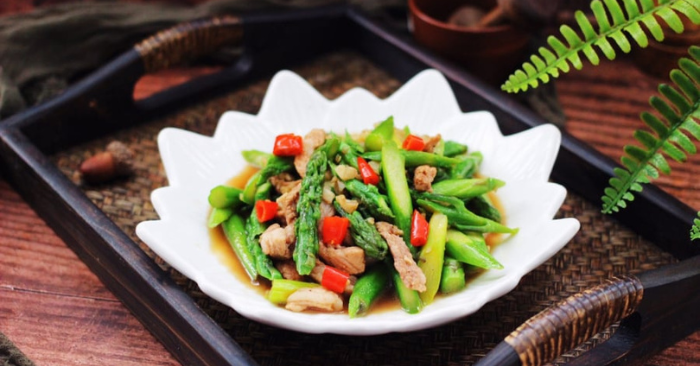 Măng tây xào thịt heo